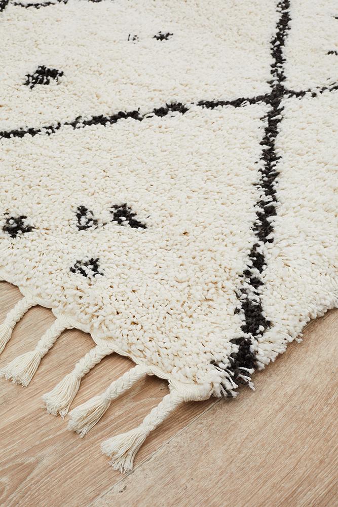 Saffron 44 White Rug - Click Rugs